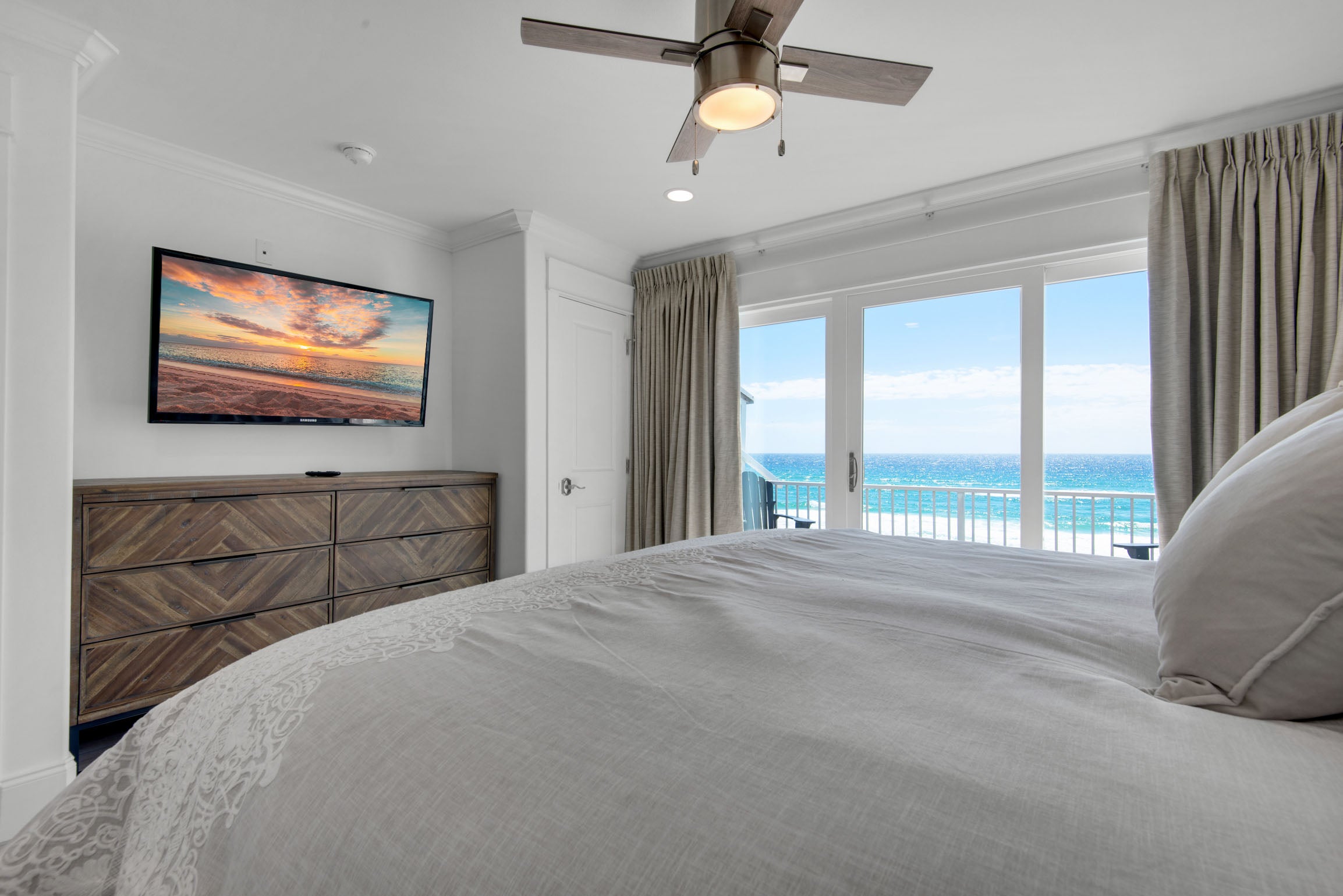 3rd floor Master bedroom with gorgeous views