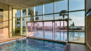 Aqua+Resort+Indoor+Outdoor+Pool