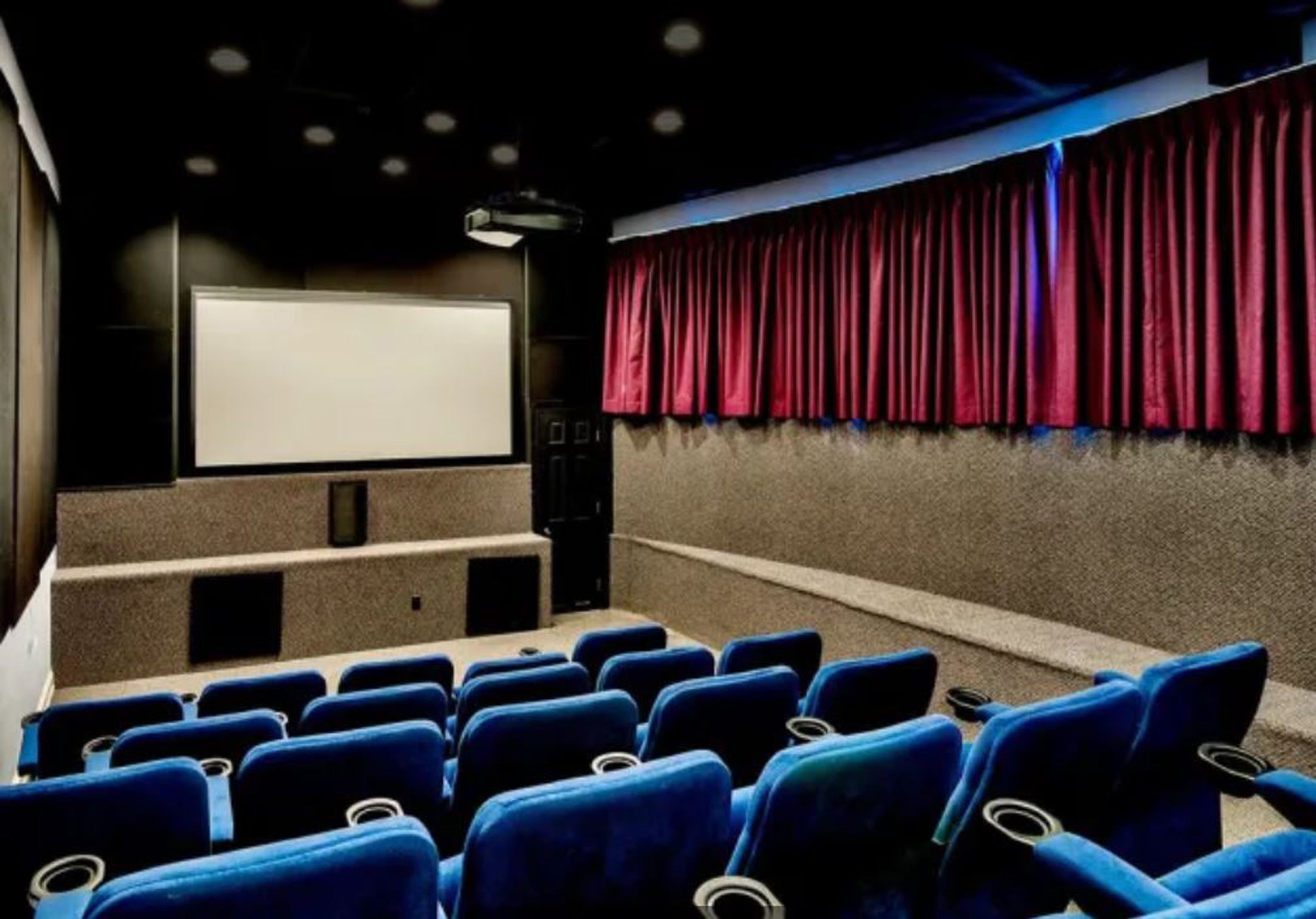 Imax+Theater+in+Clubhouse