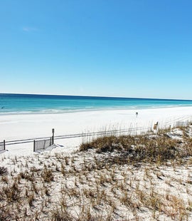 Spectacular+Beaches+in+front+of+Mainsail%21+