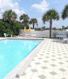 Pool at Island Sands