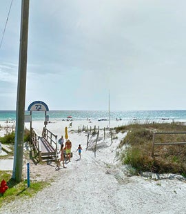 Beach Access right across street from Southwind 