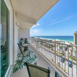 Laketown Wharf 806 balcony