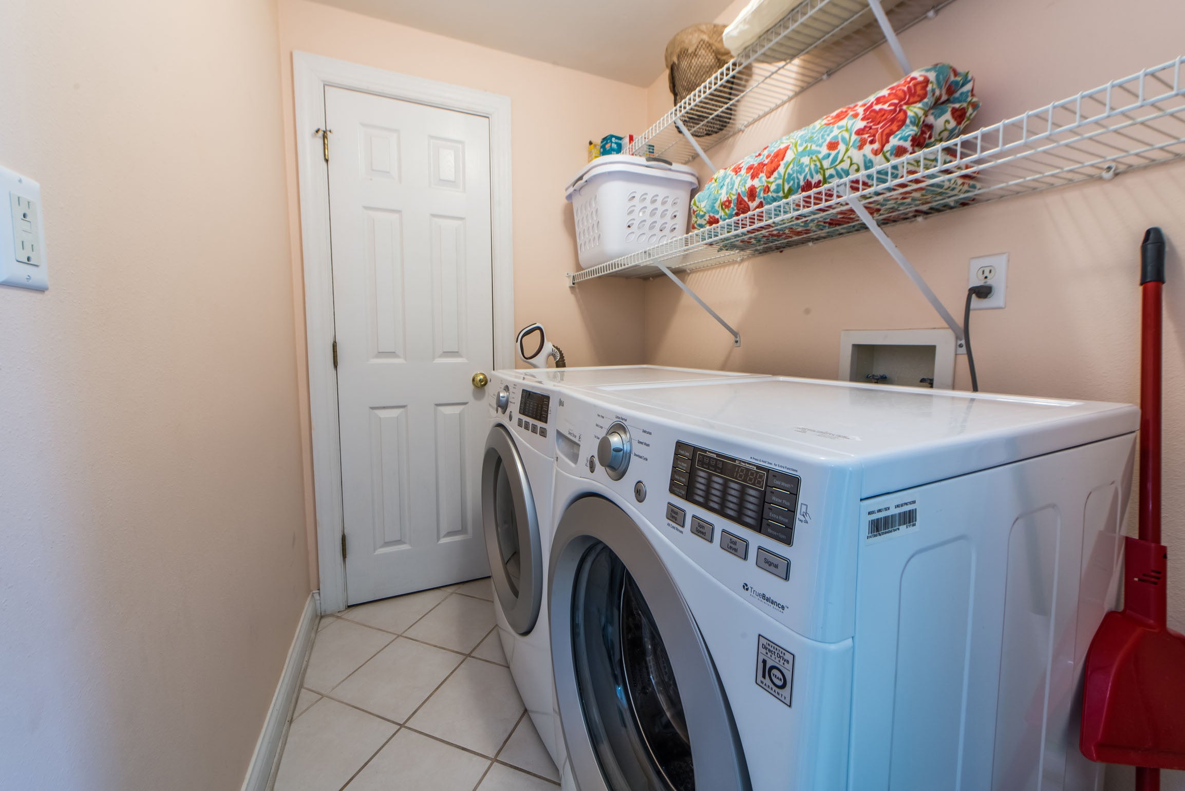 Washer/Dryer for your Convenience