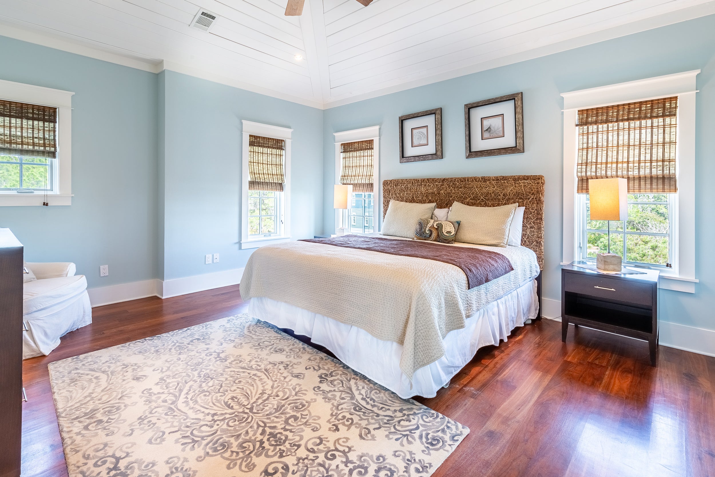 Large and beautiful master bedroom