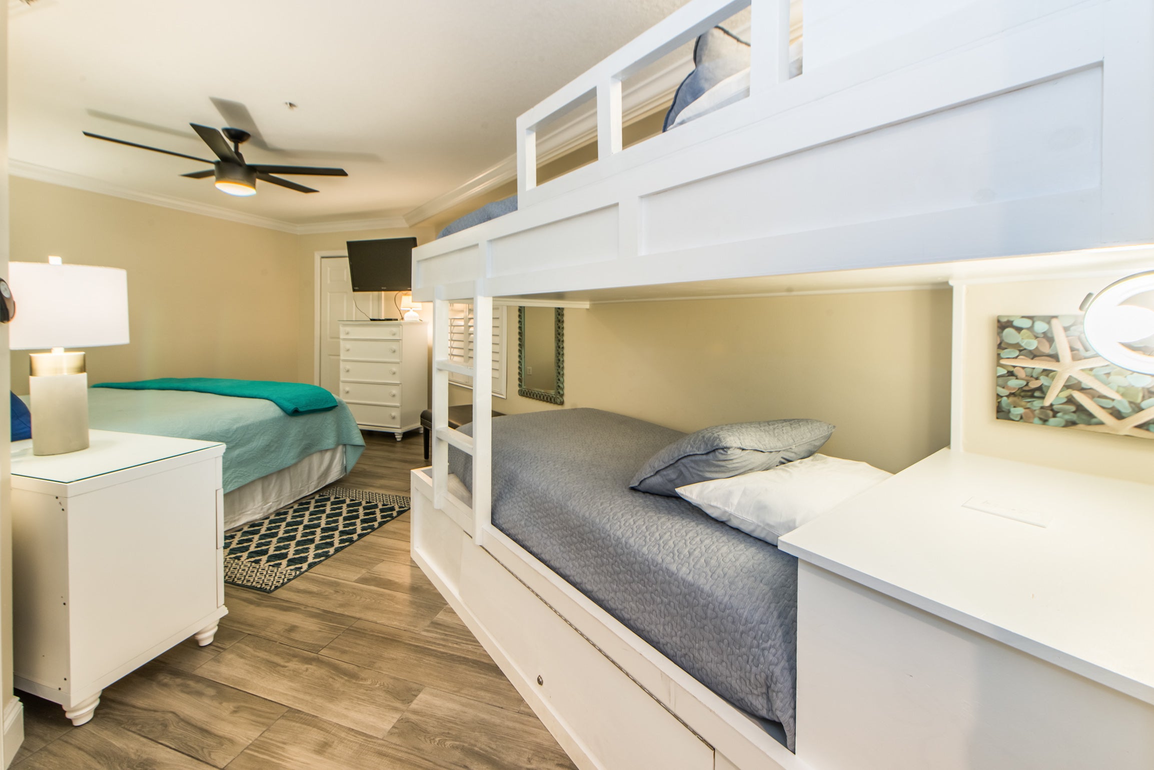 Guest room with Twin bunks and King Bed