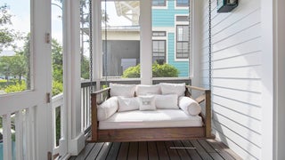 Swing+on+the+front+porch