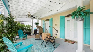 Turquoise+Turtle+cozy+patio