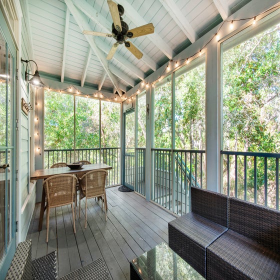 The Grey Gull - Screened in porch