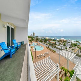 Laketown Wharf 607 balcony views