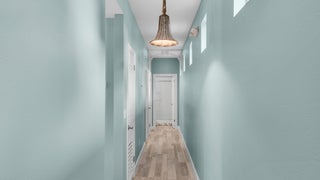 Hallway+to+guest+bedrooms