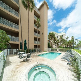 Emerald Dunes Outdoor Pool and Jacuzzi