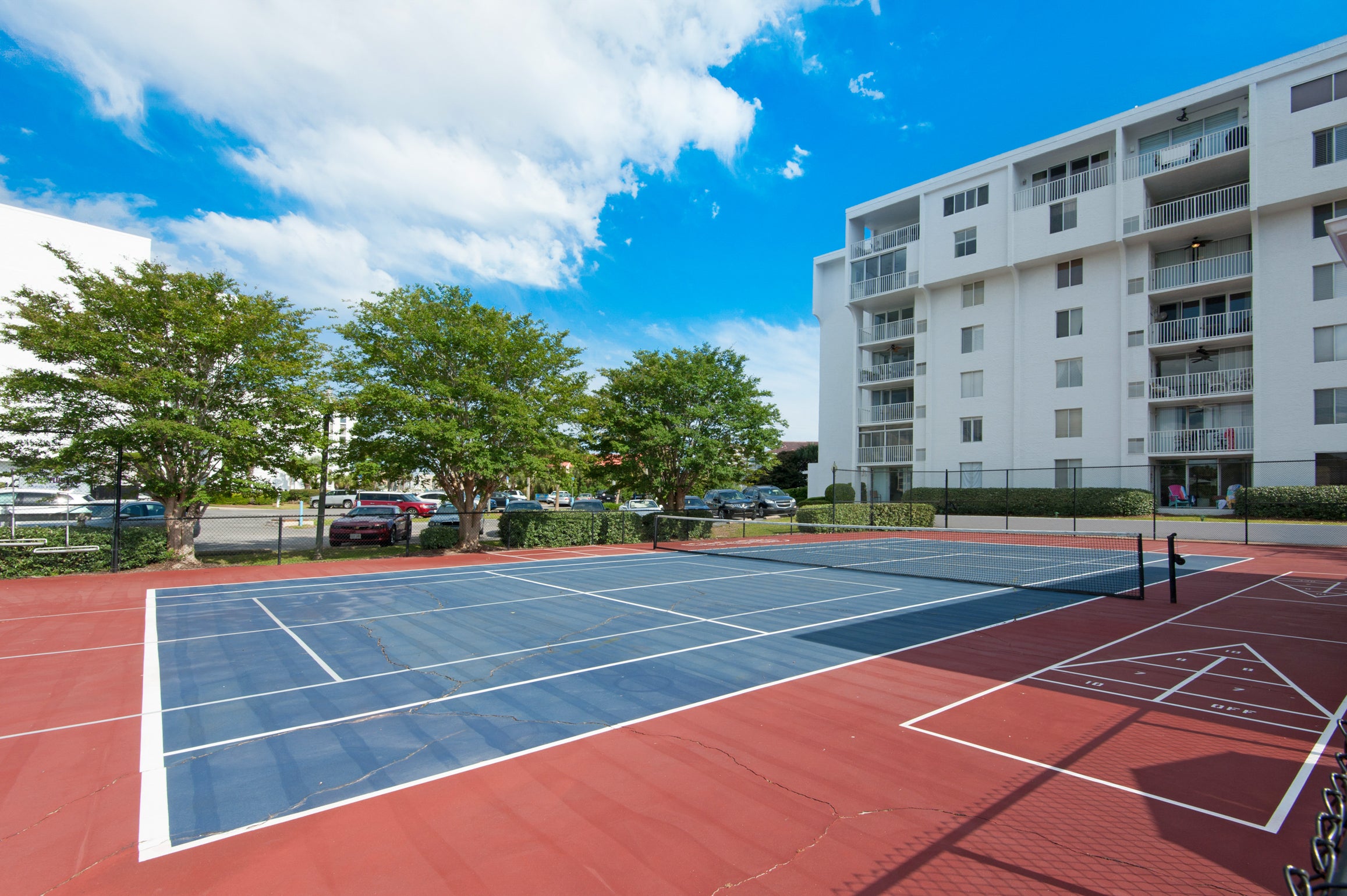 Tennis Courts at Dolphin Point