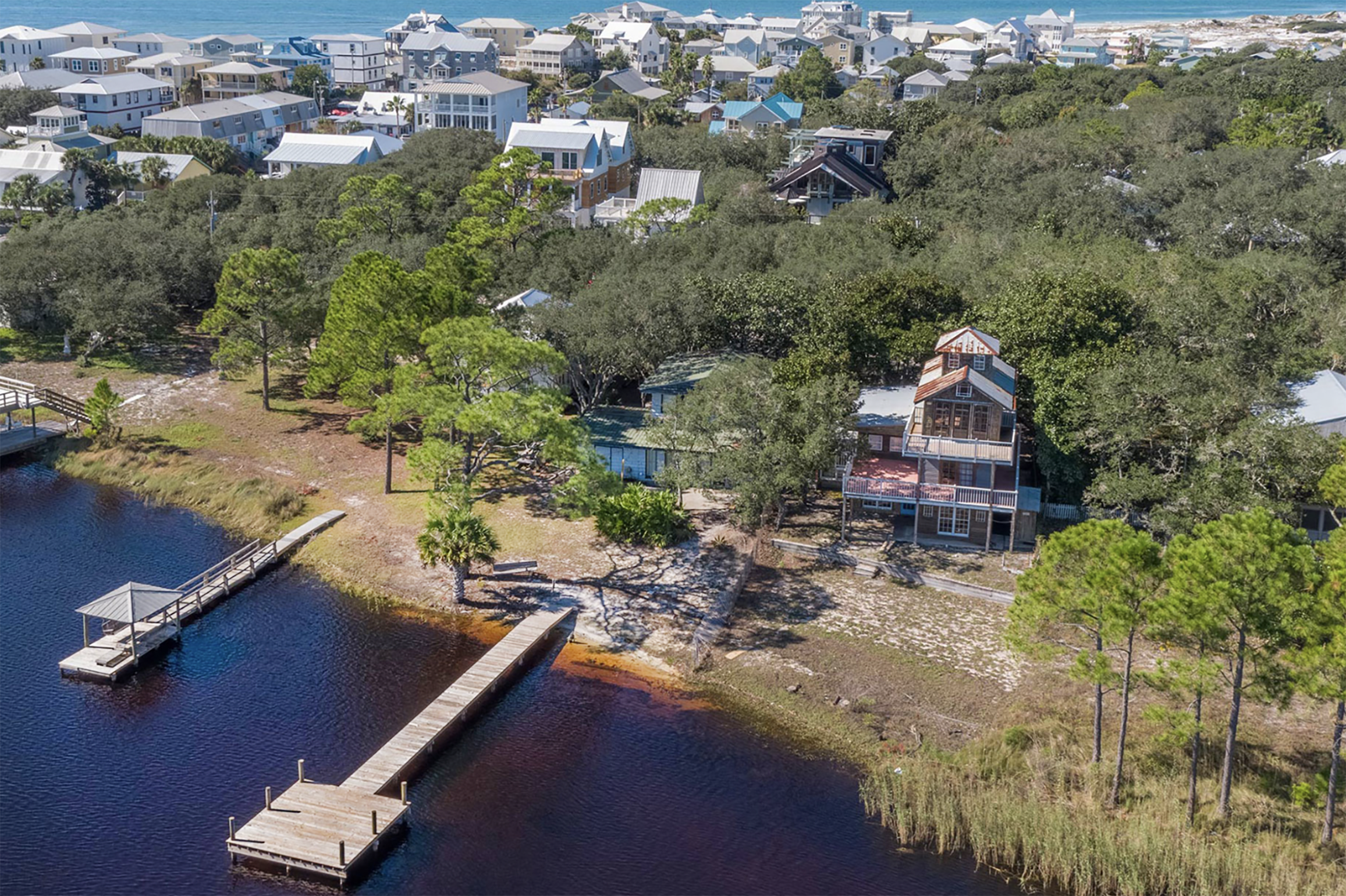 Aerial view of Sealake Cottage