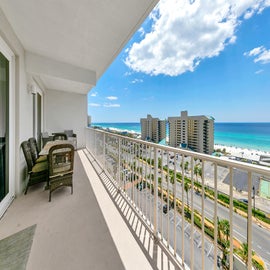 Laketown Wharf 927 balcony