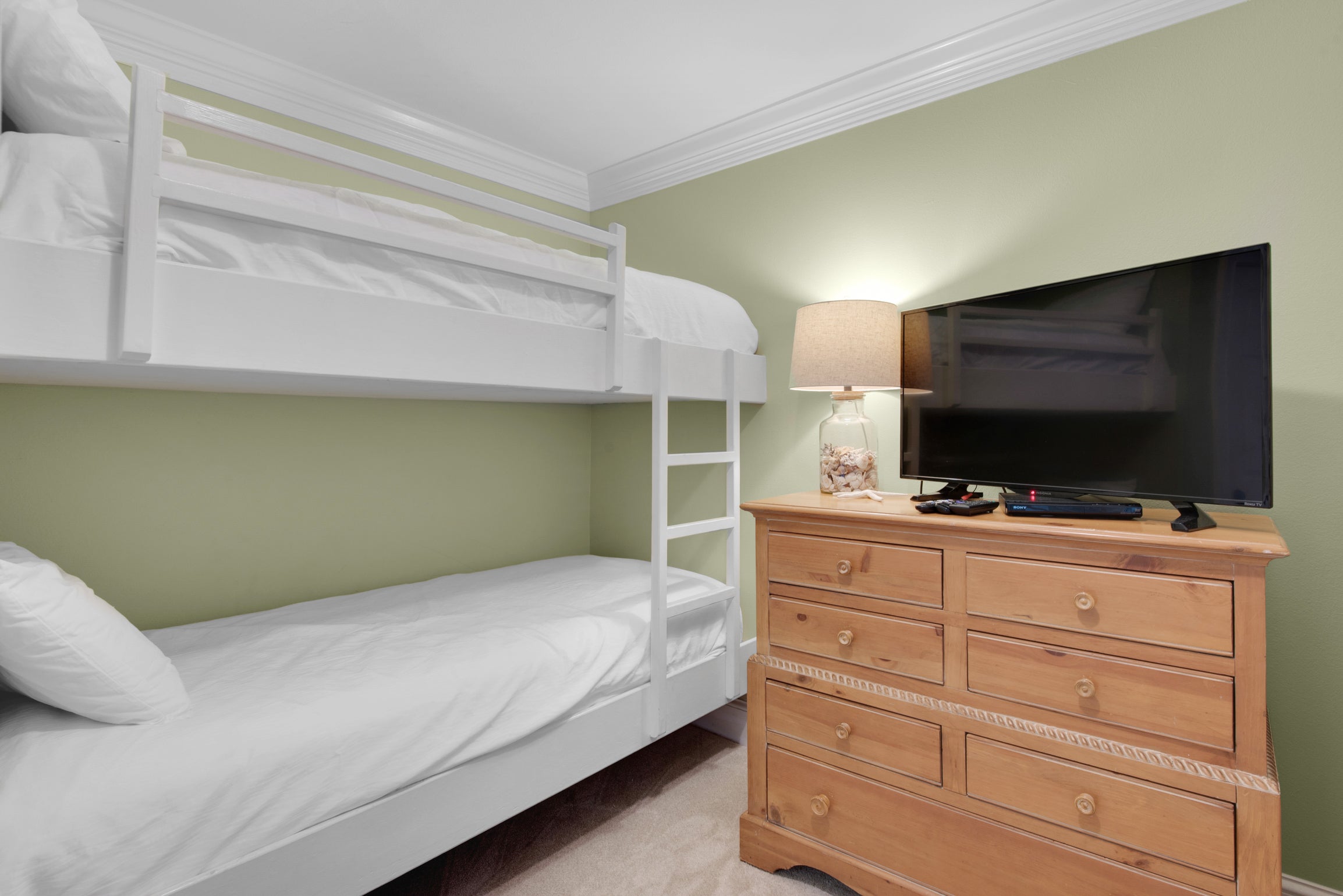 Guest bunk room with flat screen TV