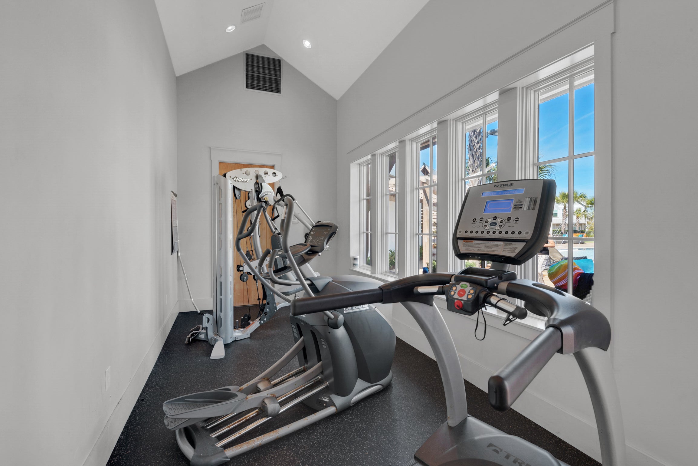 Fitness+Center+with+Pool+View+