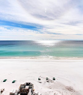 Gorgeous beach in front of Sundestin