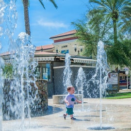 Walk to the Fountains at Grand Boulevard