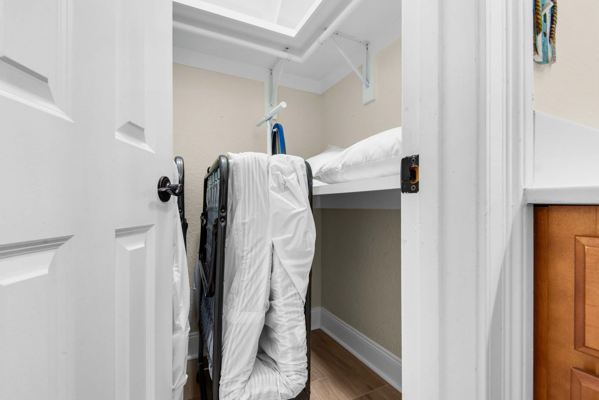 Closet with additional pull out bed