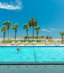Inviting+pool+at+Destin+on+the+Gulf+