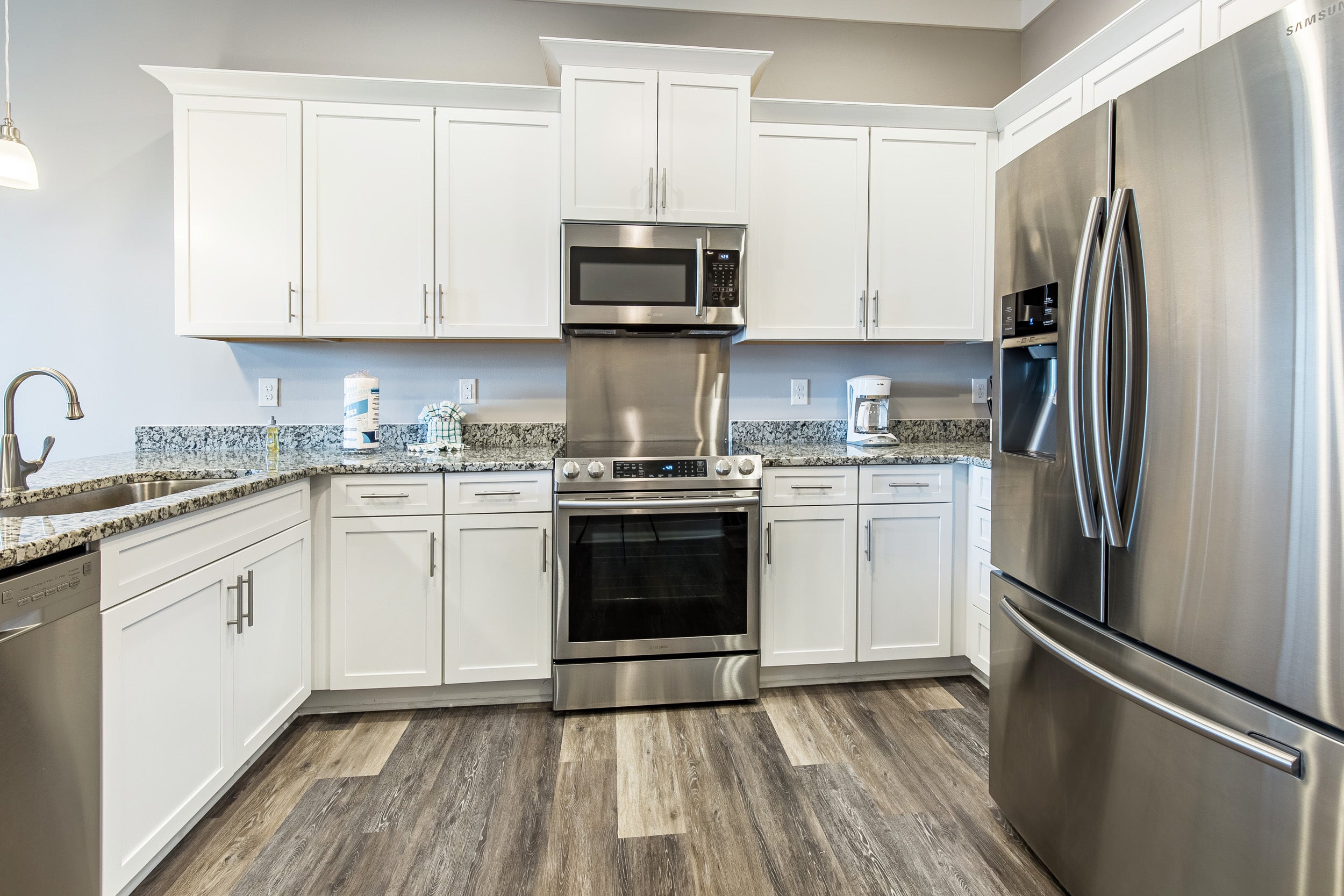 2nd floor kitchen has everything you need!