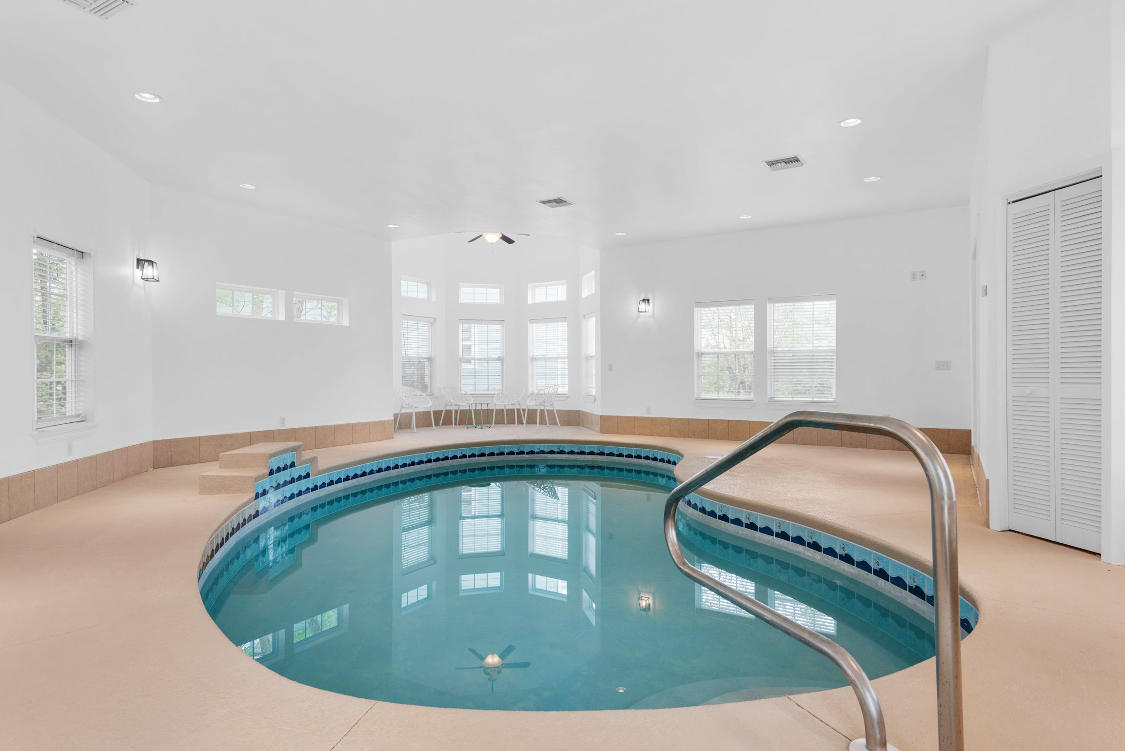 Large+indoor+pool