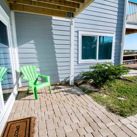 Covered patio-walk straight out to the beach!