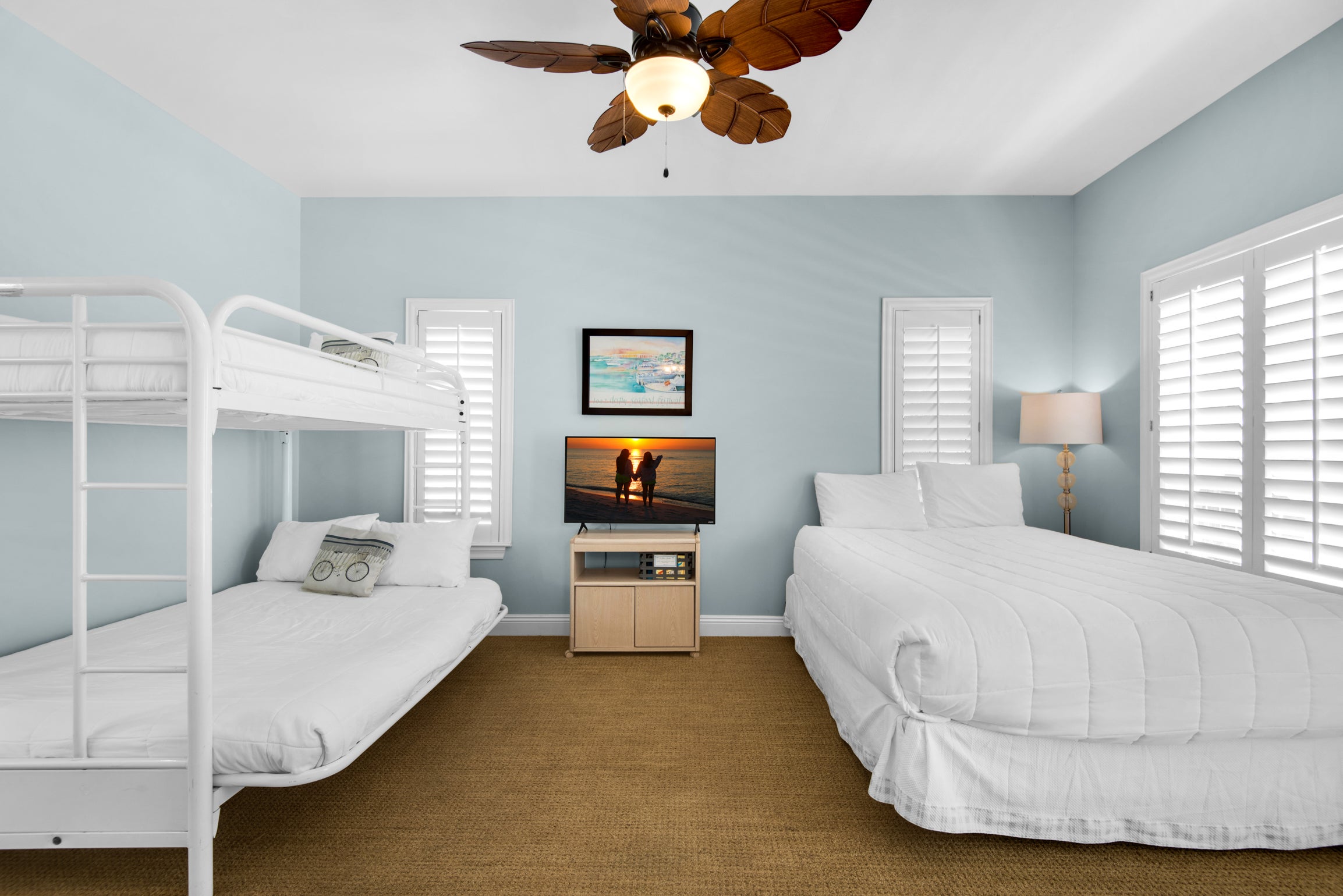 Guest bedroom with 3 beds