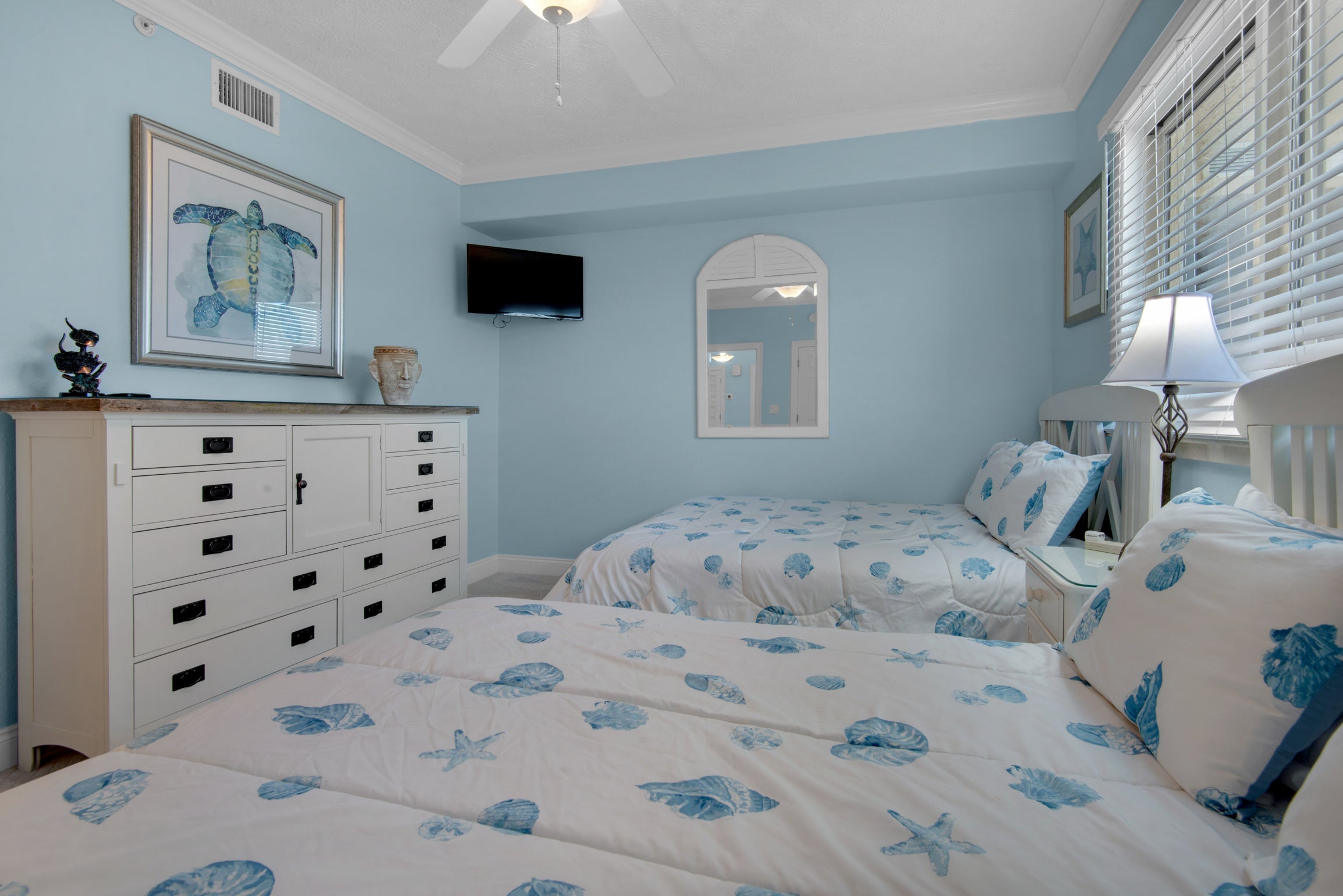 Guest Bedroom with Flatscreen Tv