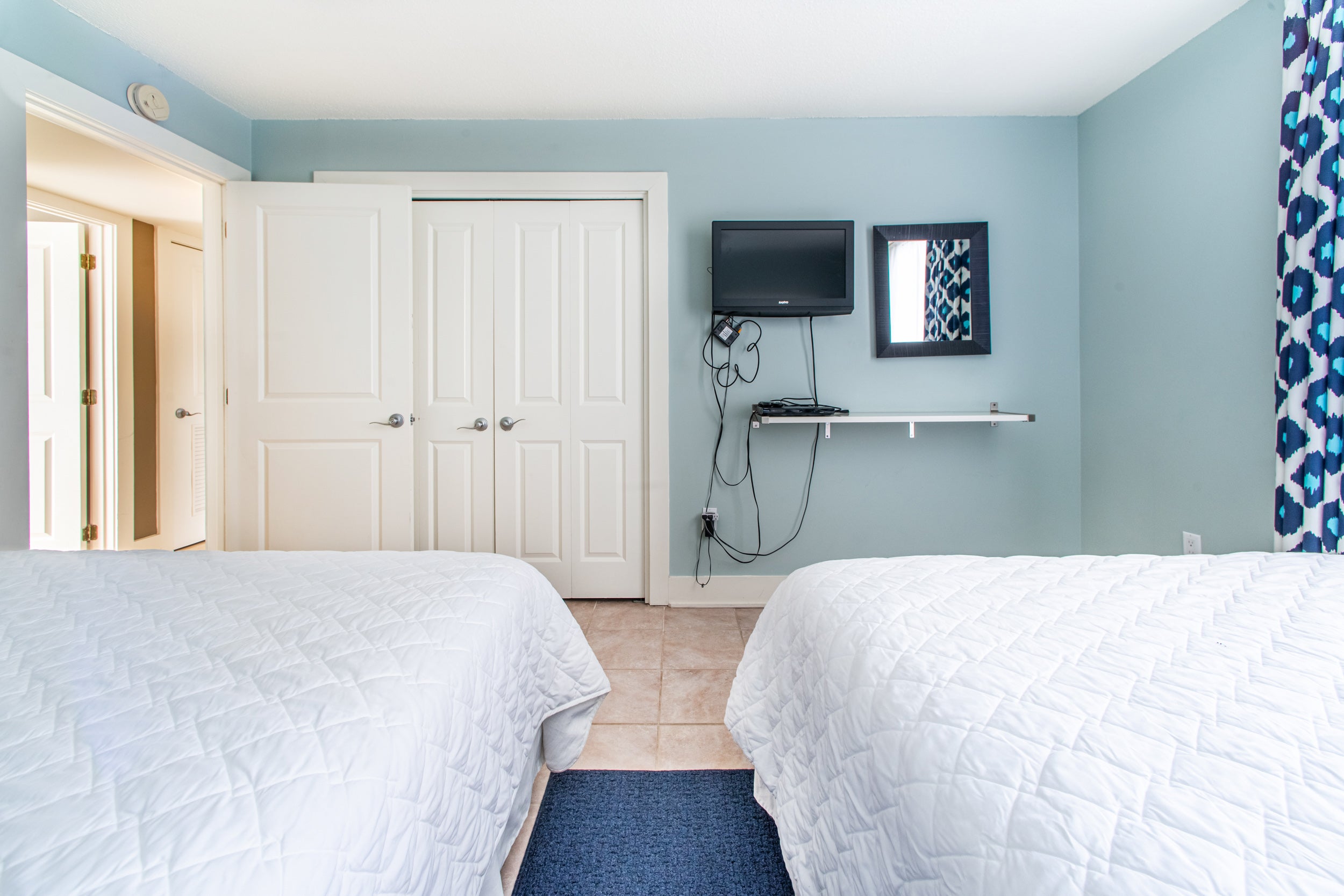 Third Bedroom-two Queens and Flatscreen TV
