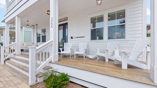 Plenty of front porch seating!