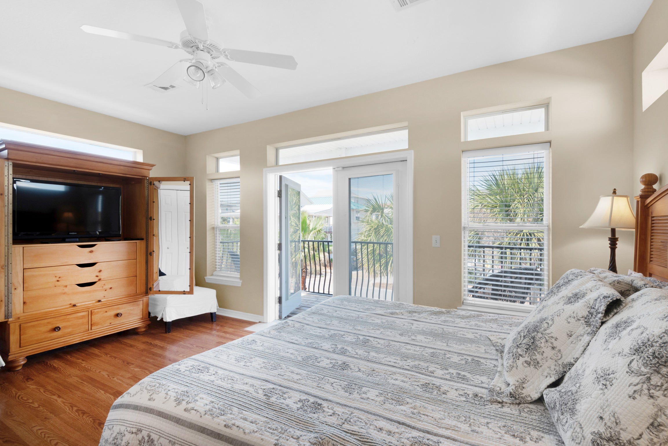 Master suite with balcony access