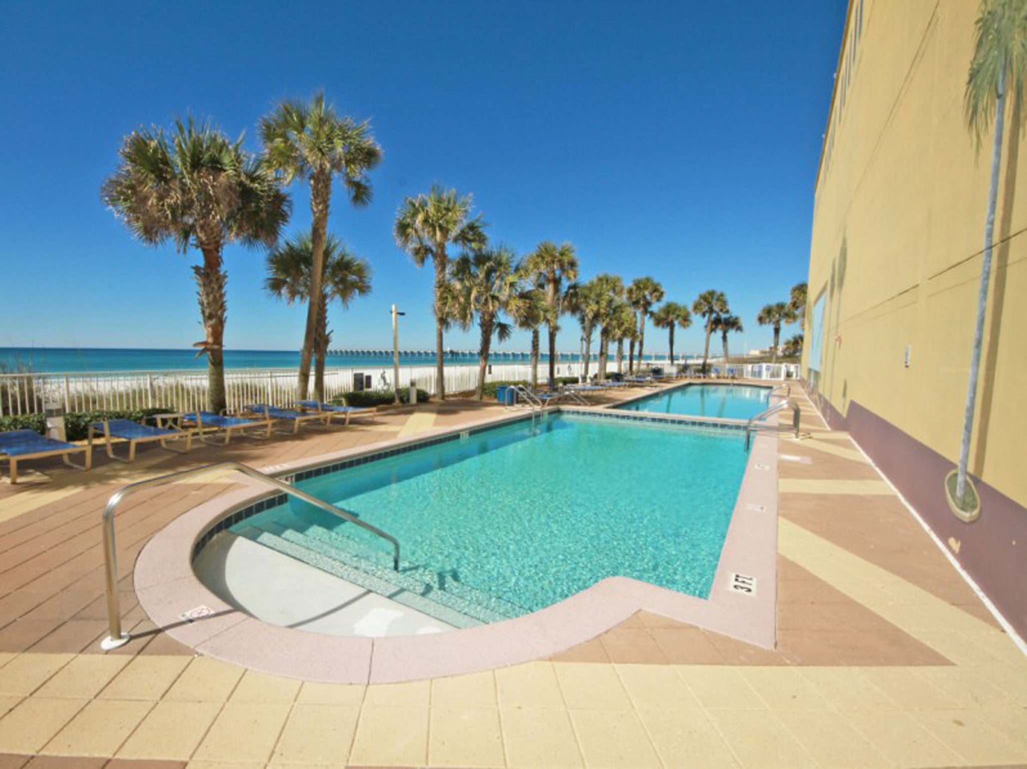 Gulf Front Pool at Sterling Reef