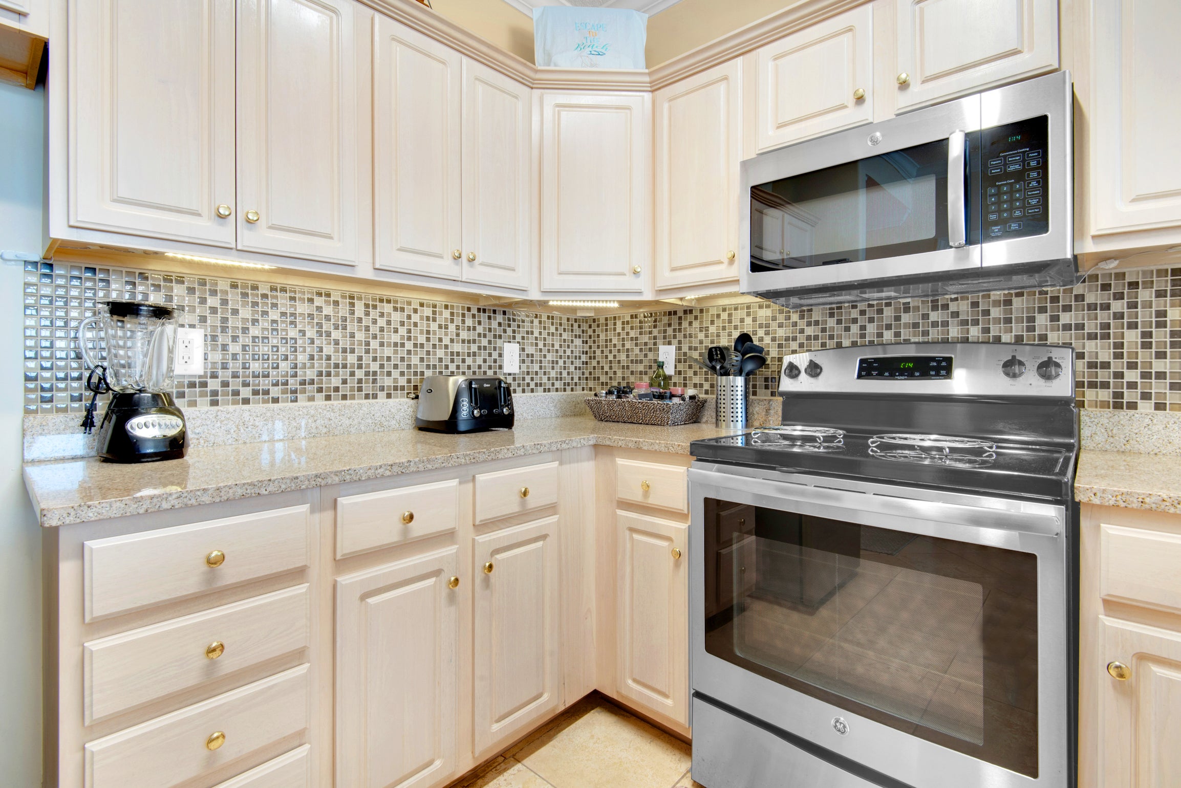 Granite Counter tops - Stainless Appliances