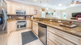 Gorgeous+Cabinetry%2FCounter+tops-+Guest+House
