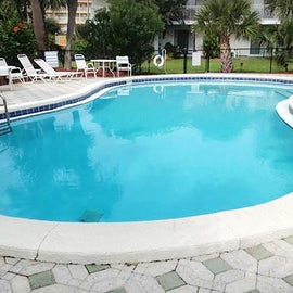 Summerhouse pool
