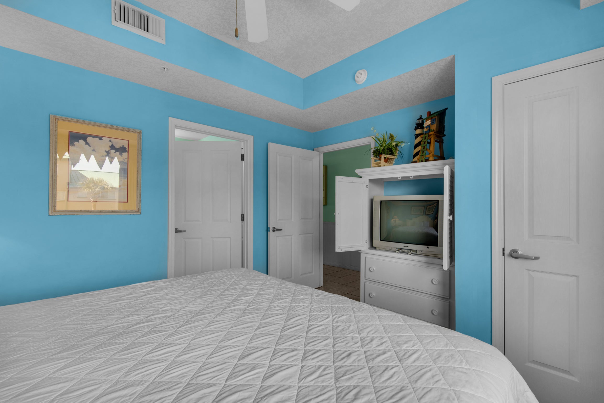 Lovely Bedroom with Tray Ceiling