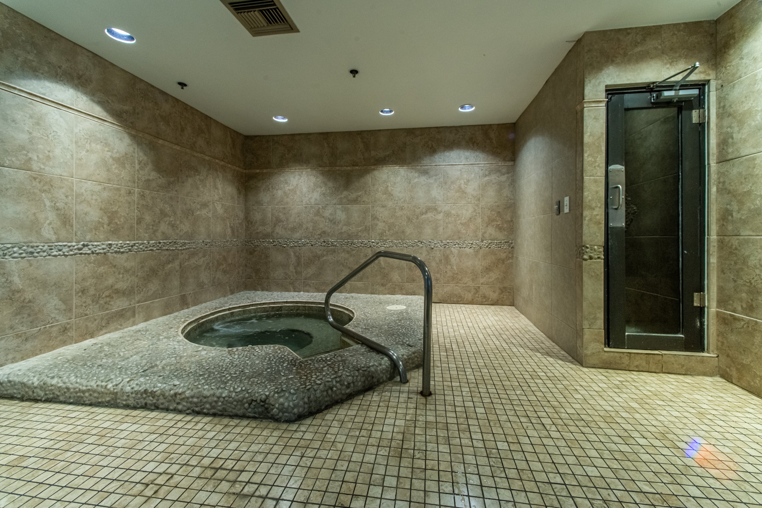 Indoor hot tub and sauna