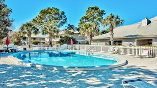 Beachwood Villas pool