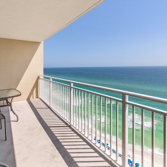 Dine al fresco to these spectacular views at Emerald Beach 2033