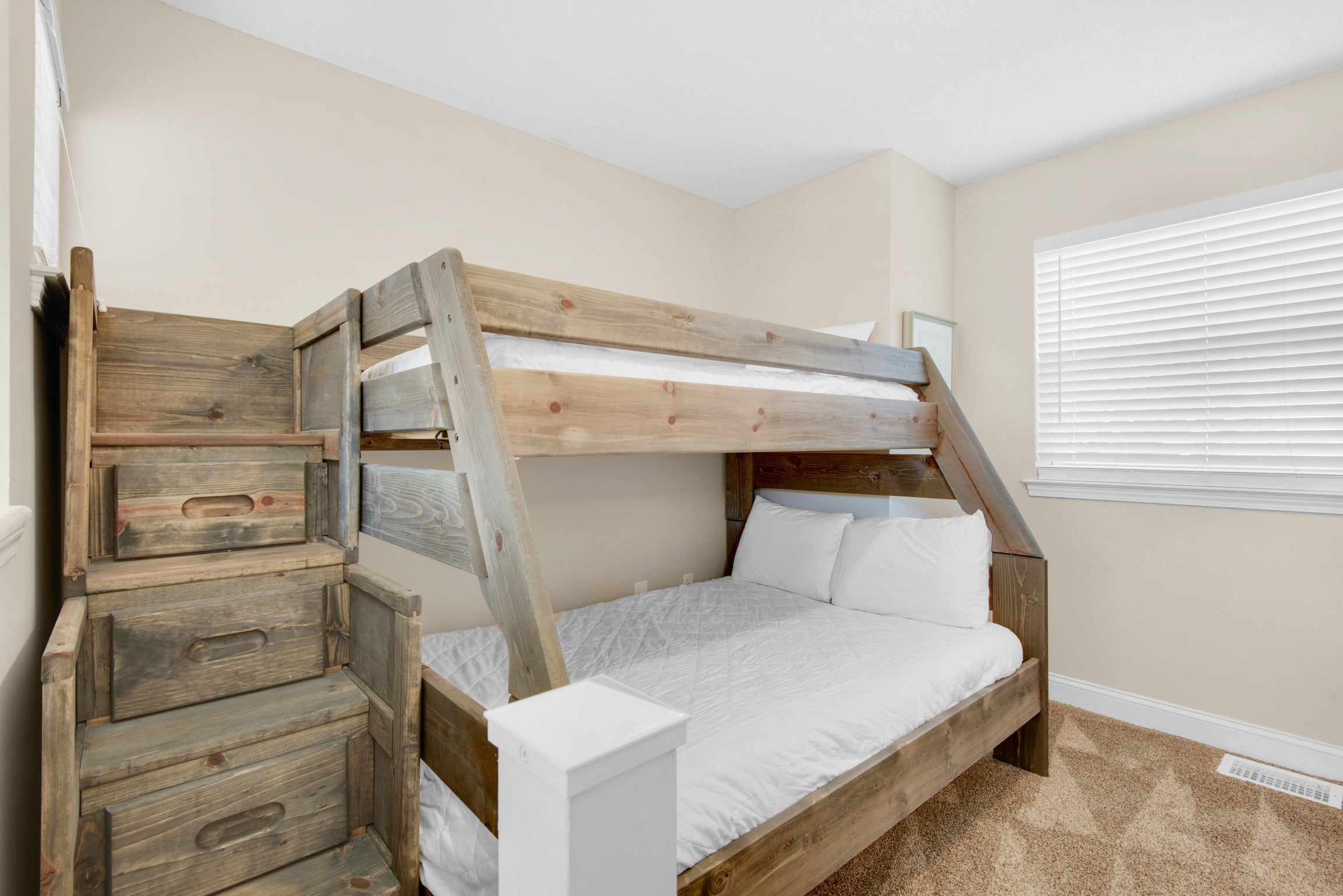 Guest room with bunk beds