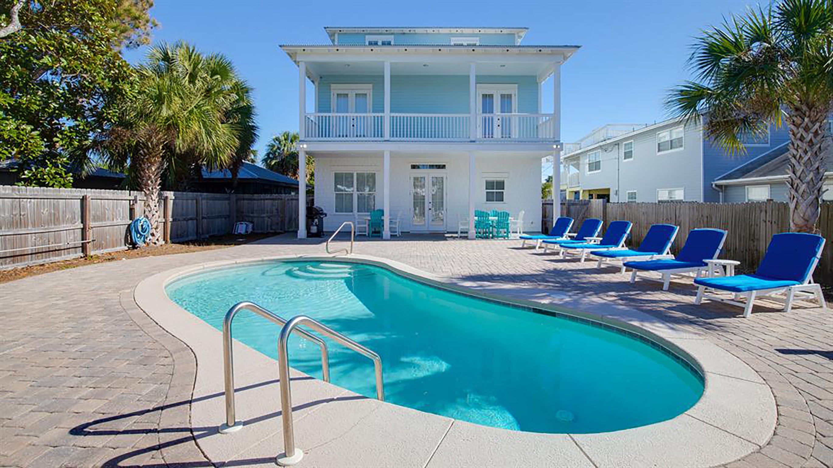 Texabama Breeze is beautiful with its own pool!