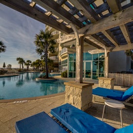 Aqua Resort Lounges