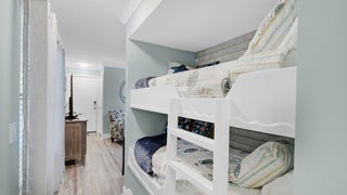 Hallway+bunk+beds