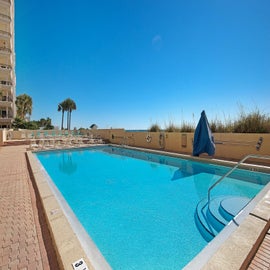 SunDestin gulf front pool