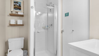 Guest+bathroom+with+walk-in+shower