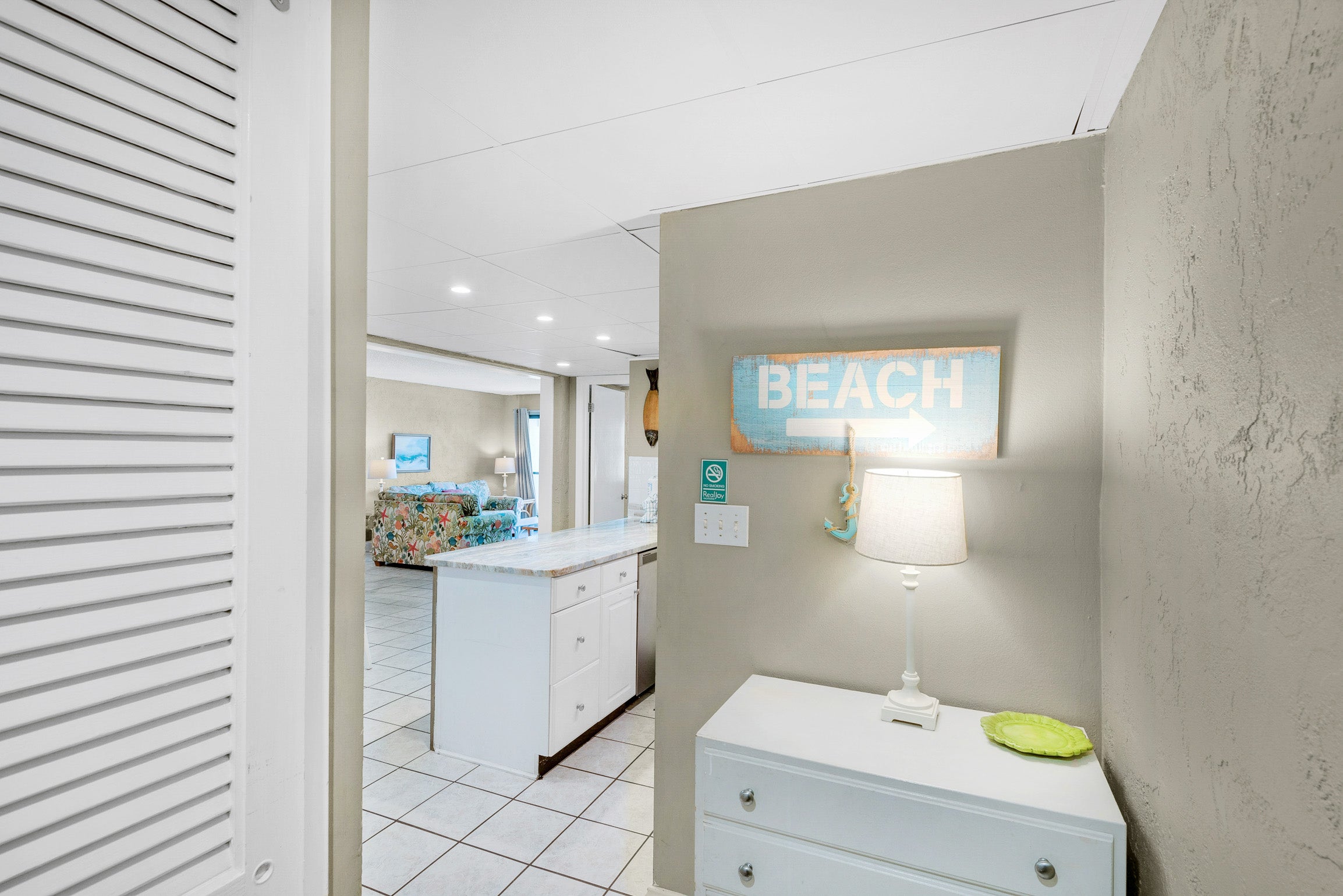 Entry to this beautiful 2 bedroom 2 bath condo at Sugar Beach