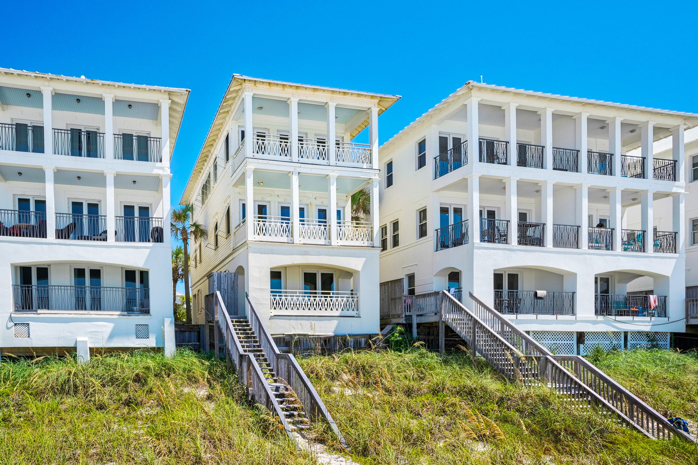 Beachfront Vacation Rentals - RealJoy